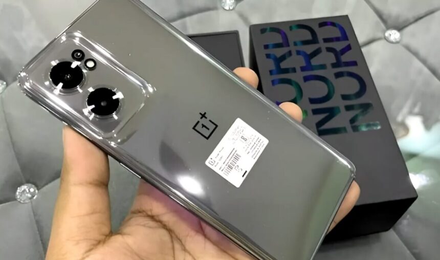 OnePlus Nord 2T 5G Smartphone