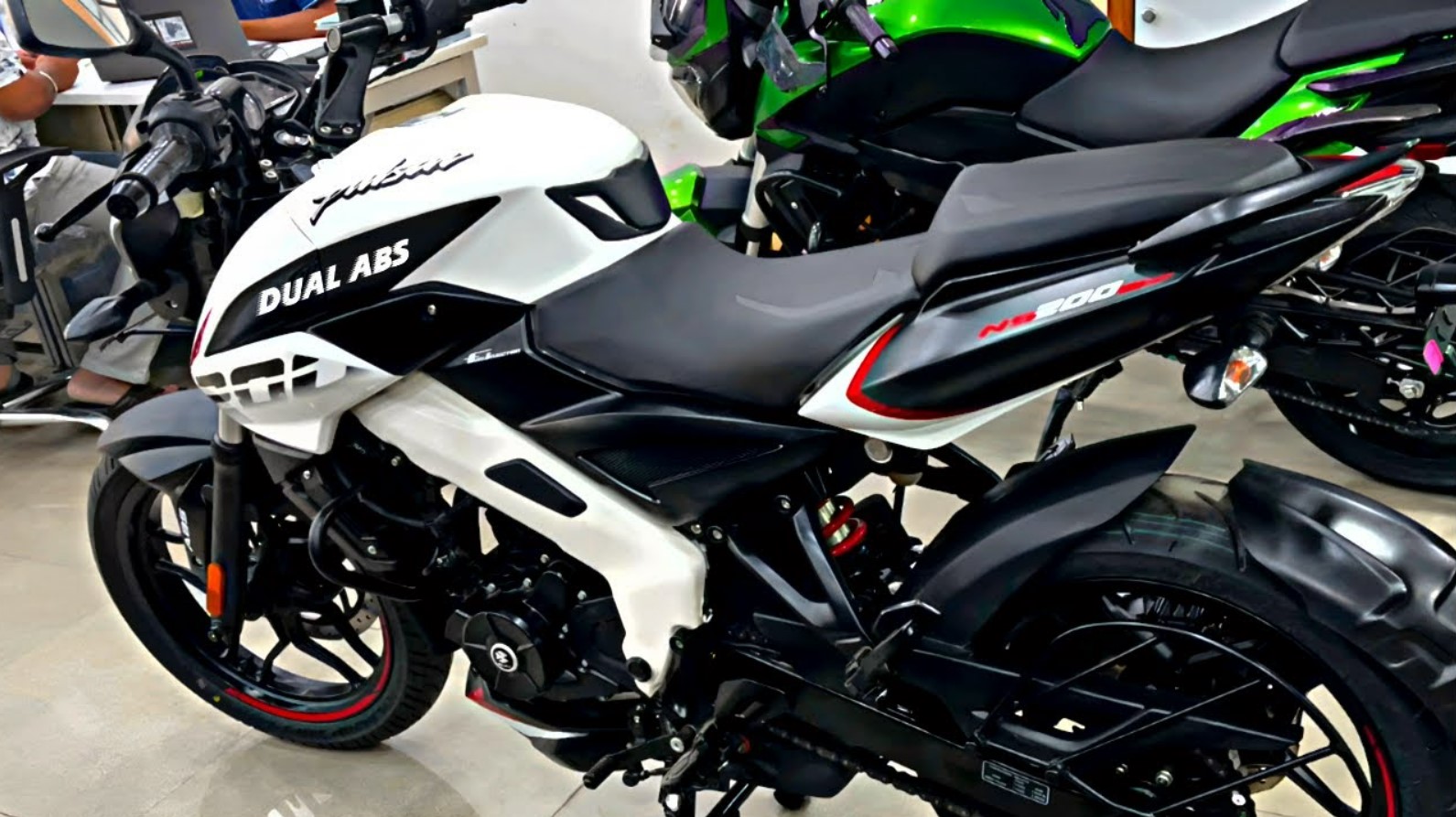 Bajaj Pulsar NS200